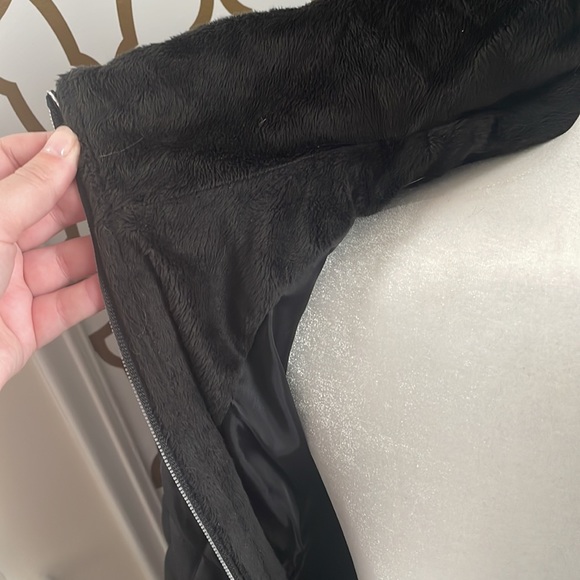 Like New Womens Winter Coat - Picture 3 of 7